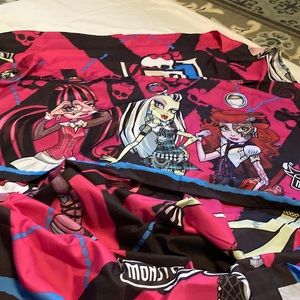 Monster High 3 pc curtain set . Tried to measure in pictures